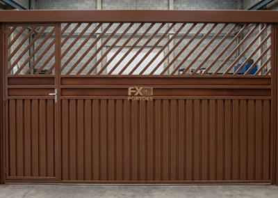 FX122 – Portão Basculante Automático