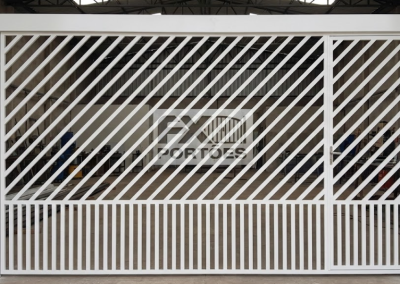 FX138 – Portão Basculante Automático